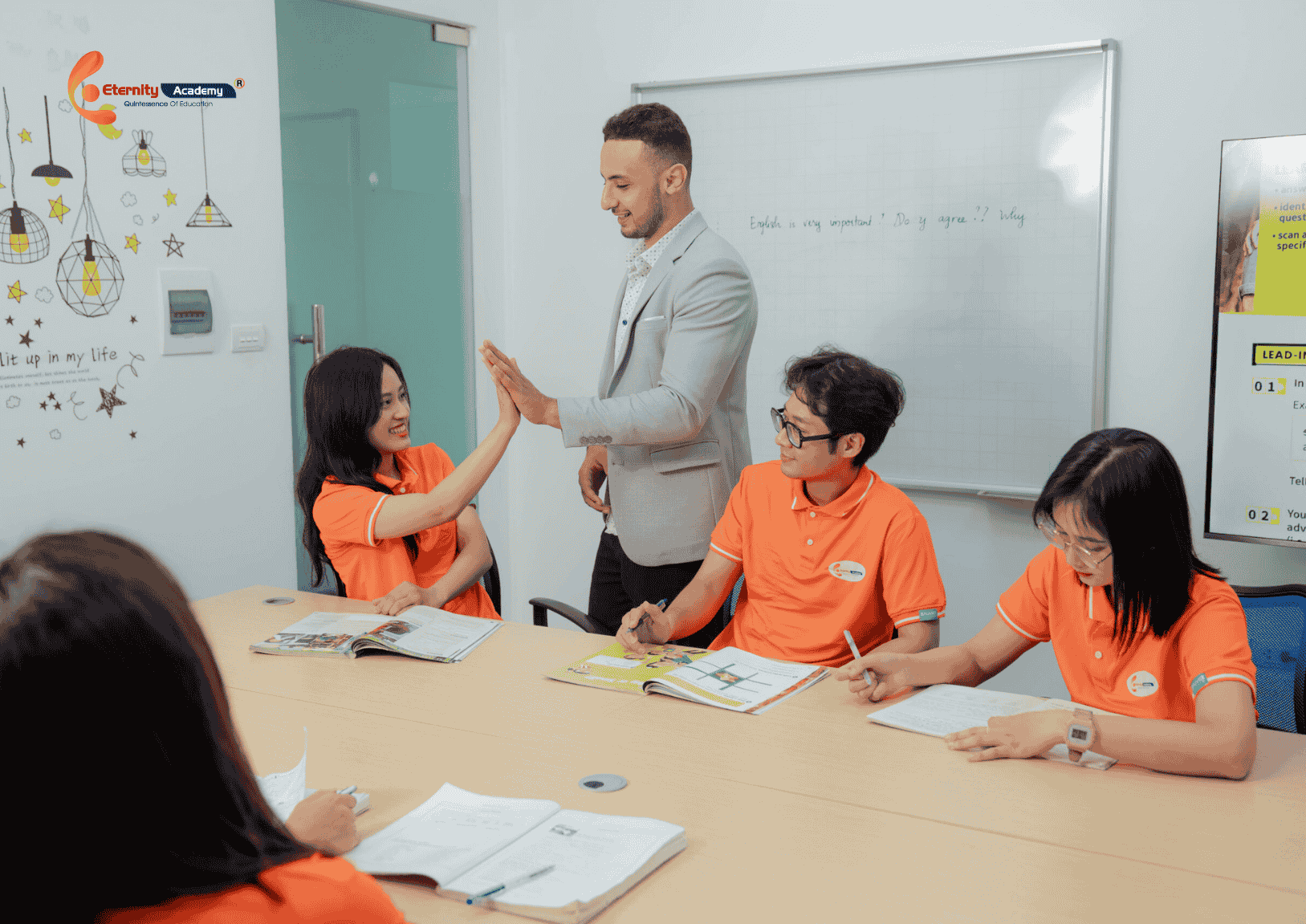 Giảng viên chuyên nghiệp và tận tâm